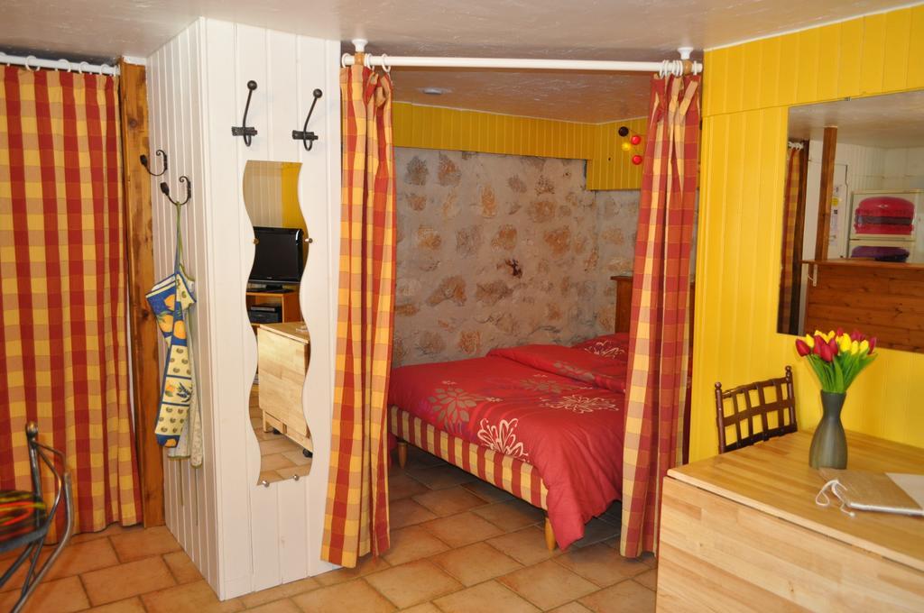 Cabane Des Guernazelles Valderoure Værelse billede